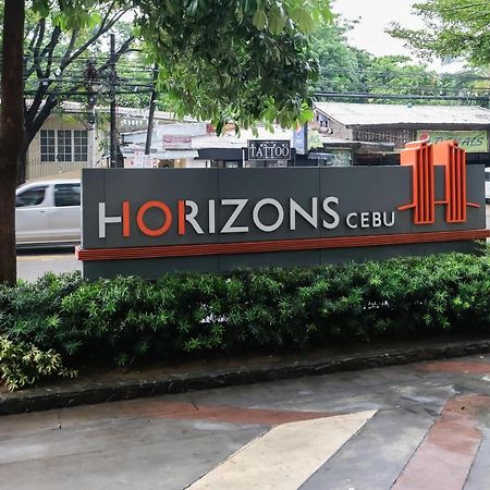 Ezeniel'S Place At Horizons 101 Condominium Cebu Екстериор снимка