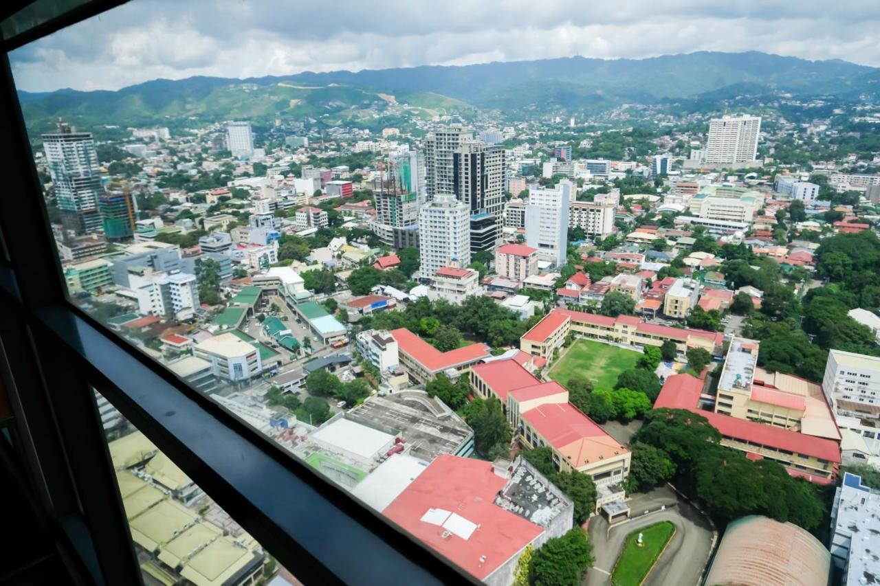 Ezeniel'S Place At Horizons 101 Condominium Cebu Екстериор снимка